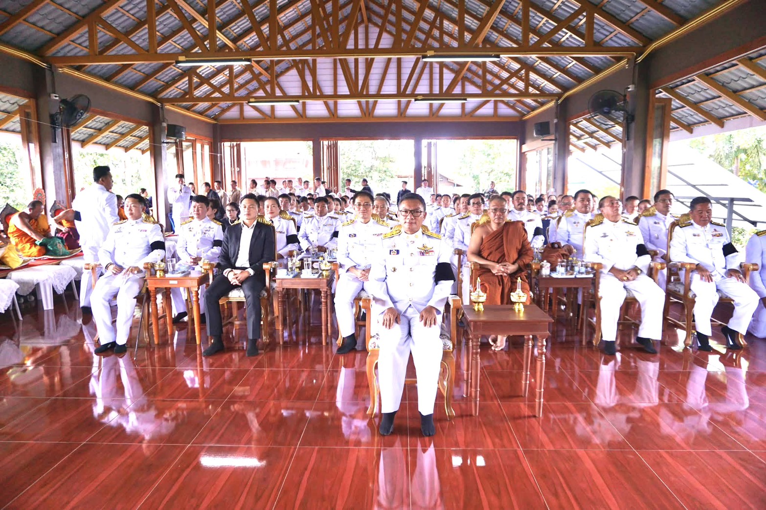 พช.แม่สรวย : ร่วมพิธีบำเพ็ญกุศลสัตตมวาร (7 วัน) ถวายราชกุศลสมเด็จพระนางเจ้าสิริกิติ์ พระบรมราชินีนาถ พระบรมราชชนนีพันปีหลวง